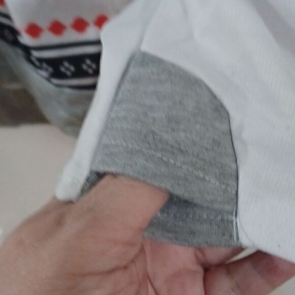 Christmas Hoodie 🎄  - Picture 3 of 8